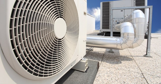 UGT solicita que se repare con URGENCIA el sistema de aire acondicionado de La Plaza de DIA% en calle Somorrostro